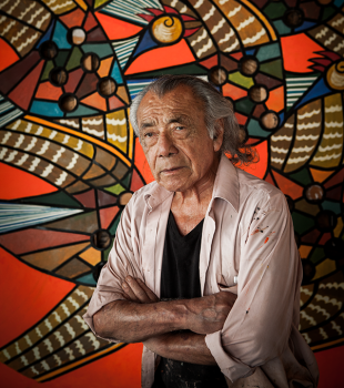 El pintor y escultor peruano Víctor Delfín